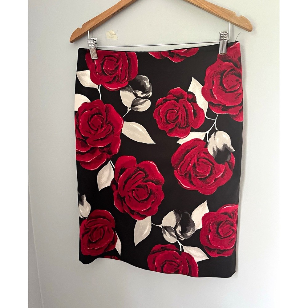 White House Black Market Floral Rose Satin Pencil Skirt Lined Size 6 Black Red